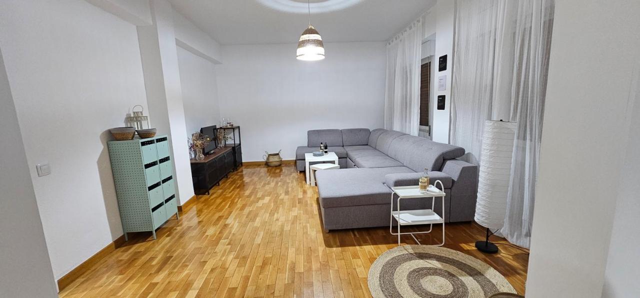 Gomez Apartment